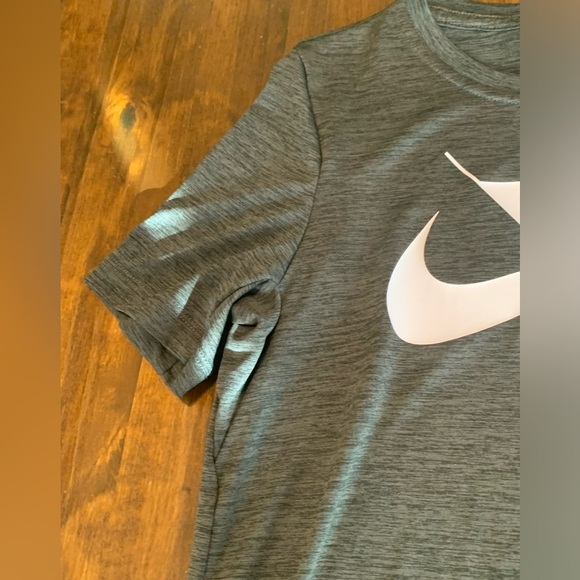 ✔️Nike Dri Fit Tee Size (M) NWT✨ - Picture 5 of 11